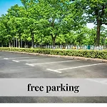 Апартаменты Crown Living Basic - Self Check-in - Free Parking - Highspeed Wifi - Ideal For And Work