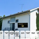 Crown Living Basic - Self Check-in - Free Parking - Highspeed Wifi - Ideal For And Work