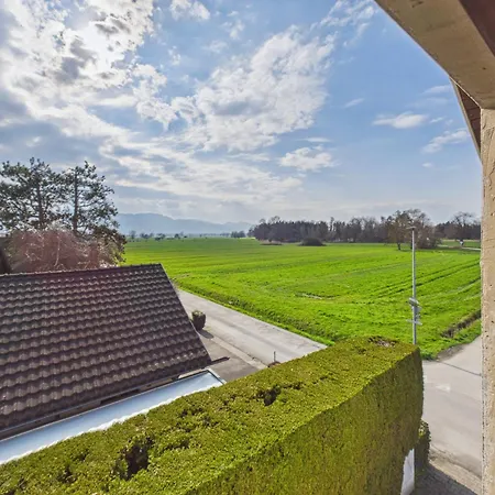 アパート Crown Living Basic - Mit Kueche, Kostenloser Parkplatz, Wlan, Self Check-in, Ideal Fuer Feriengaeste Und Geschaeftsreisende