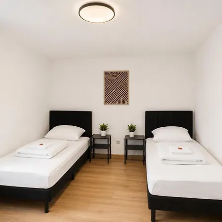 Apartment Crown Living Basic - Self Check-in - Free Parking - Highspeed Wifi - Ideal For And Work Fussach