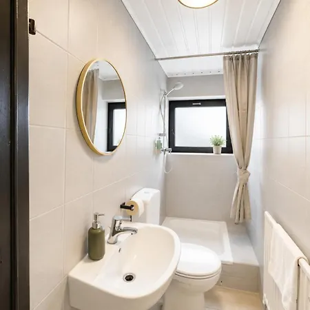 Apartment Crown Living Basic - Self Check-in - Free Parking - Highspeed Wifi - Ideal For And Work Fussach