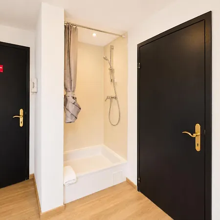 Crown Living Basic - Self Check-in - Free Parking - Highspeed Wifi - Ideal For And Work * Fussach