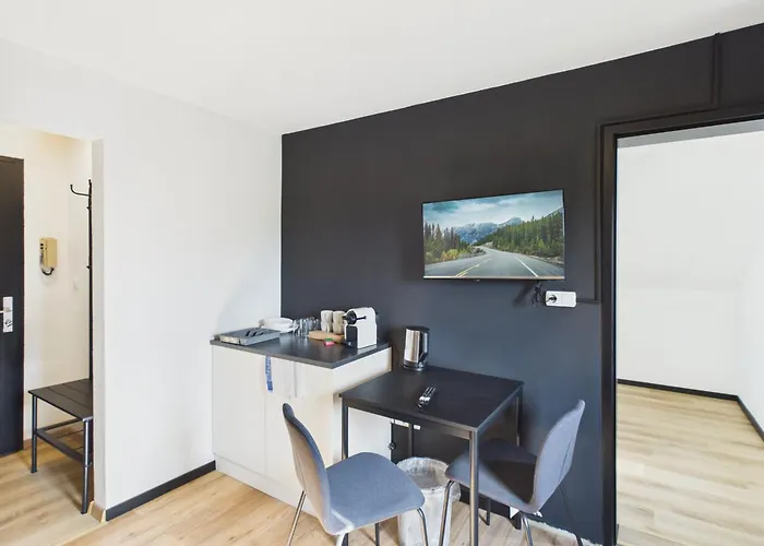 Crown Living Basic - Mit Kueche, Kostenloser Parkplatz, Wlan, Self Check-in, Ideal Fuer Feriengaeste Und Geschaeftsreisende アパート Fussach