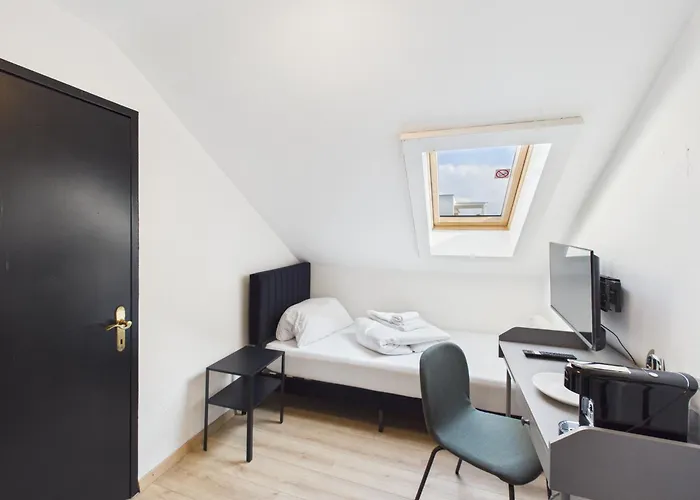 Crown Living Basic - Mit Kueche, Kostenloser Parkplatz, Wlan, Self Check-in, Ideal Fuer Feriengaeste Und Geschaeftsreisende アパート Fussach